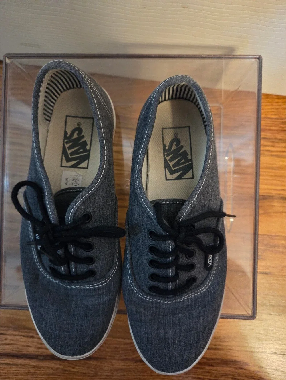 Vans Low-Top Sneaker in Charcoal grey and Black Size 6